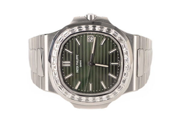 patek philippe nautilus olive green 32 baguette diamonds bezel 5711/1300a steel